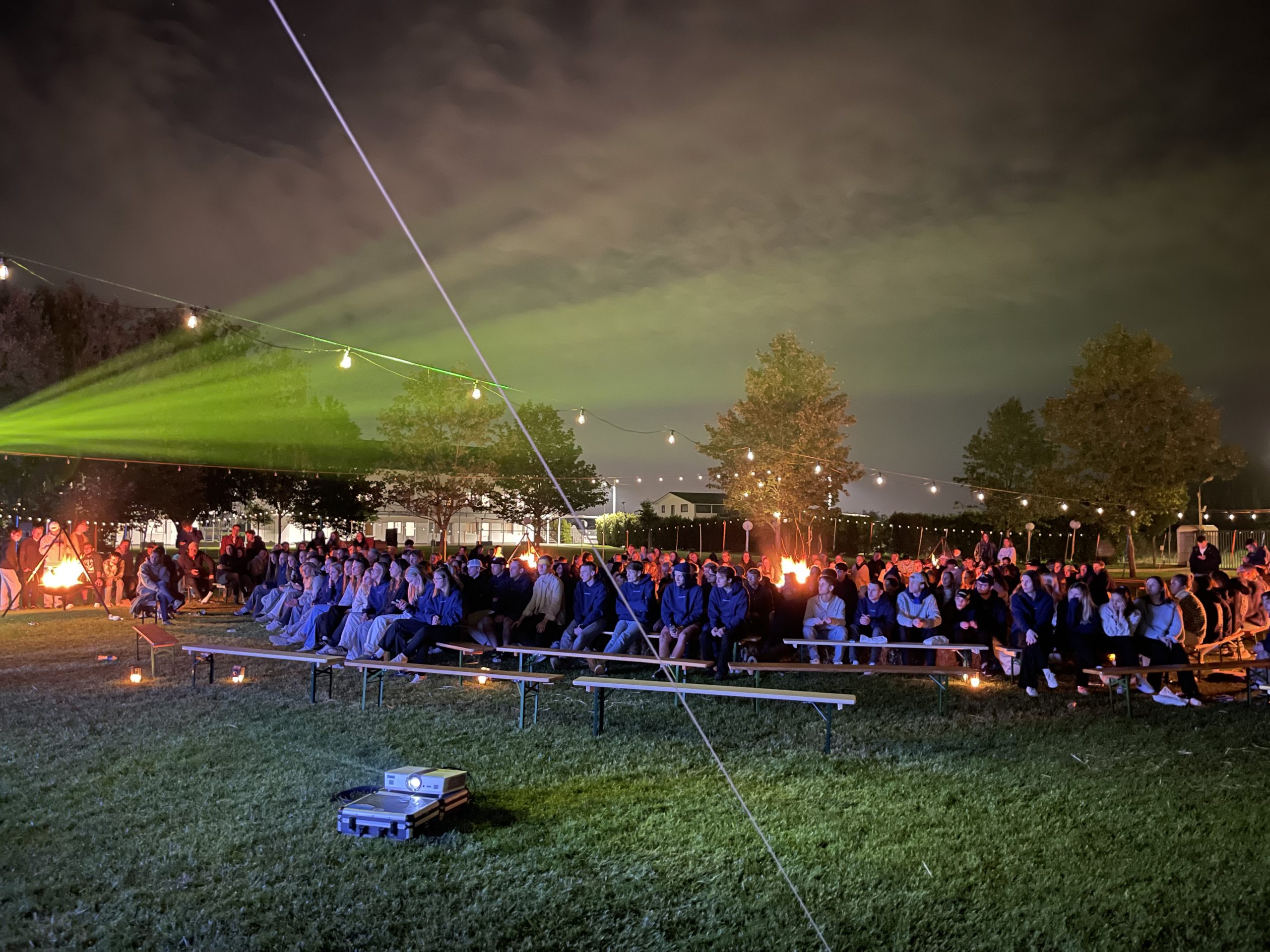 despre noi cinematograf in parc